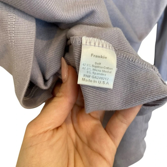 PJ Harlow Frankie Rib Long Sleeve V-Neck with Side Slits Size Medium Like New - Picture 7 of 11